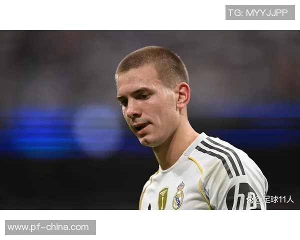 马斯坦托诺与阿拉巴任意球争执不和谐情绪外露赛场气氛一度紧张